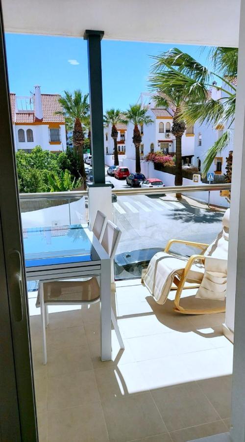 Lovely Apartment Centrally Located In Estepona Exterior photo