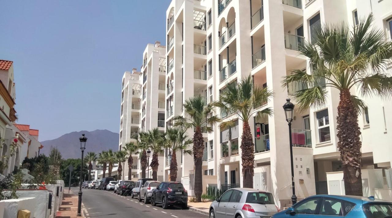 Lovely Apartment Centrally Located In Estepona Exterior photo